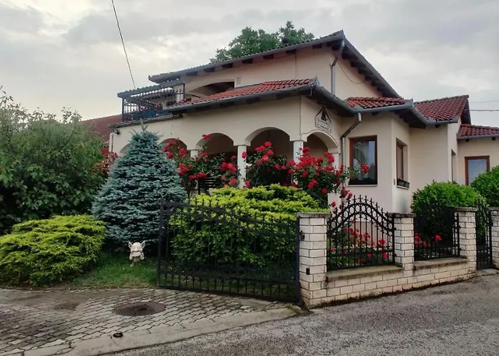 Aurora Haz Apartament *